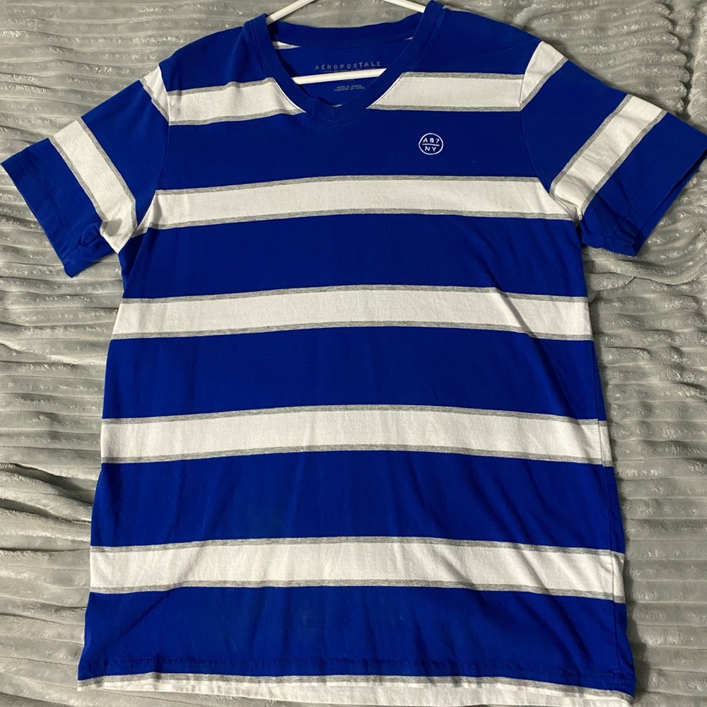Striped v-neck tee